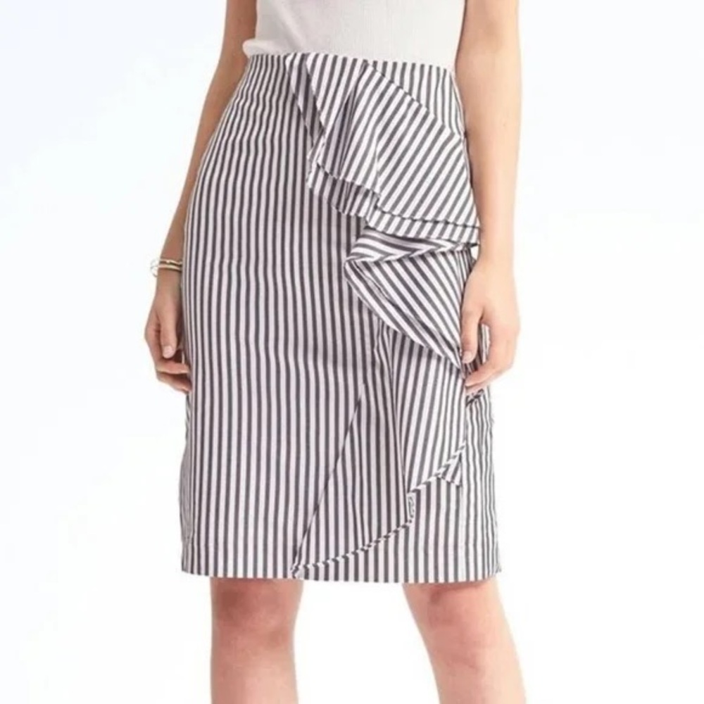 Banana Republic Cascade Ruffle Striped Pencil Skirt Gray White